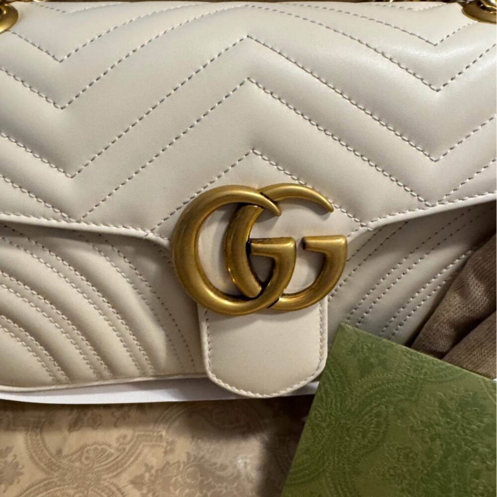 Authentic Gucci purse - Picture 2 of 4